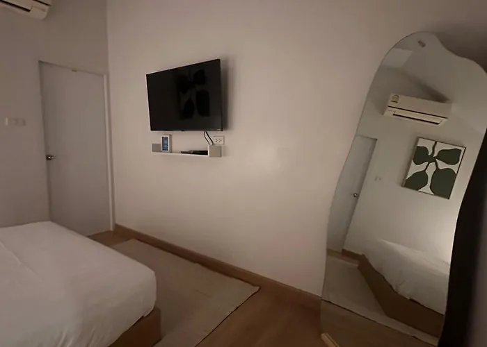 Hostel Around Ari Bangkok